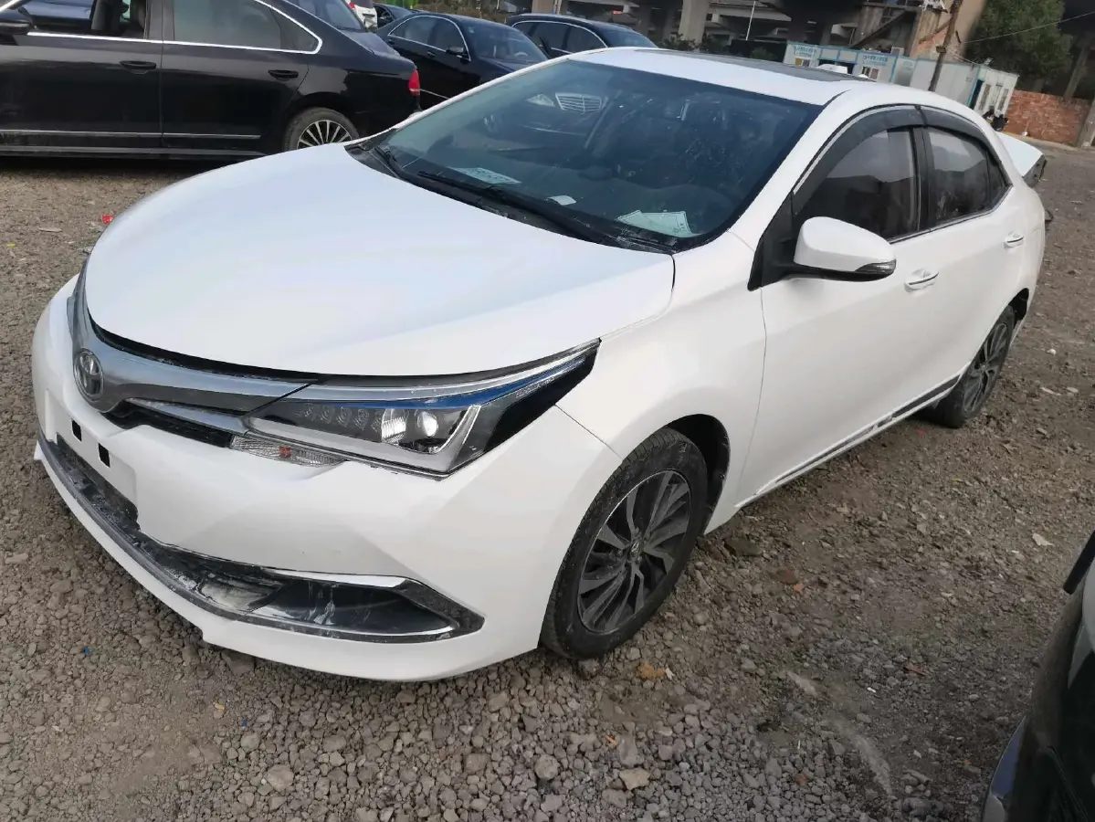 2017 Toyota Corolla 1.8L 99HP L4 E-CVT Hybrid 2017 Toyota Corolla 1.8L 99HP L4 E-CVT Hybrid