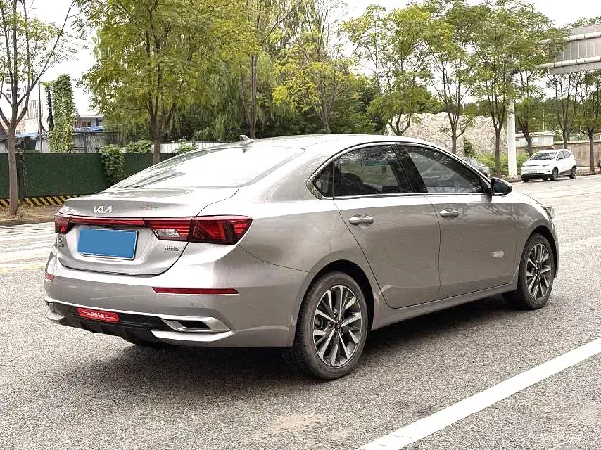 2021 KIA K3 thumbnail 4