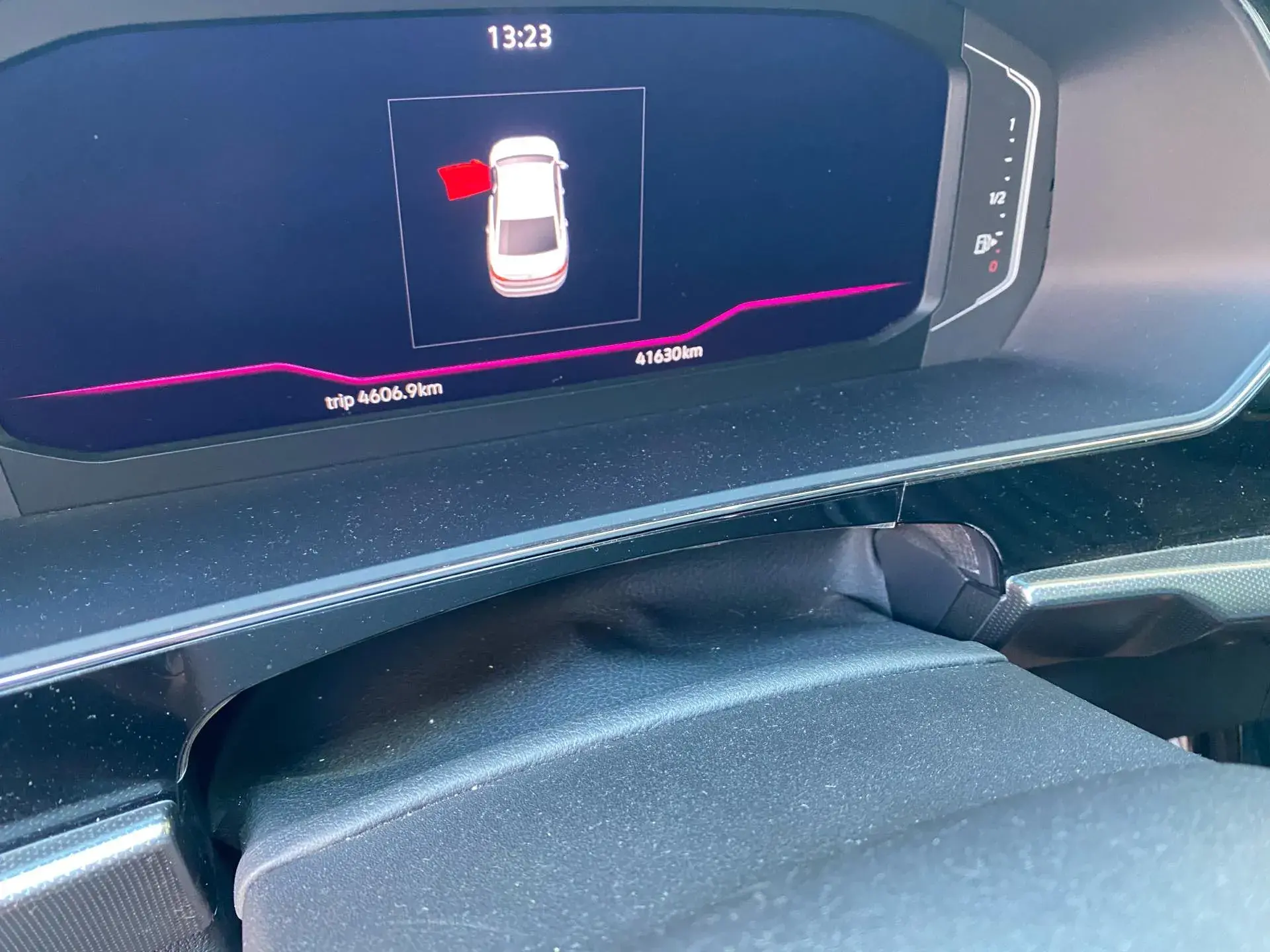 2022 VOLKSWAGEN PASSAT thumbnail 4