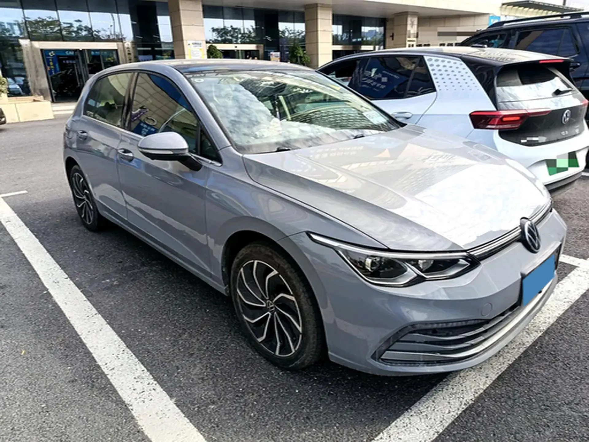 2021 VOLKSWAGEN GOLF thumbnail 4