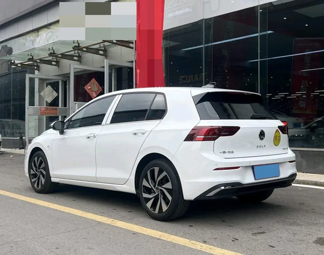 2025 VOLKSWAGEN GOLF thumbnail 3