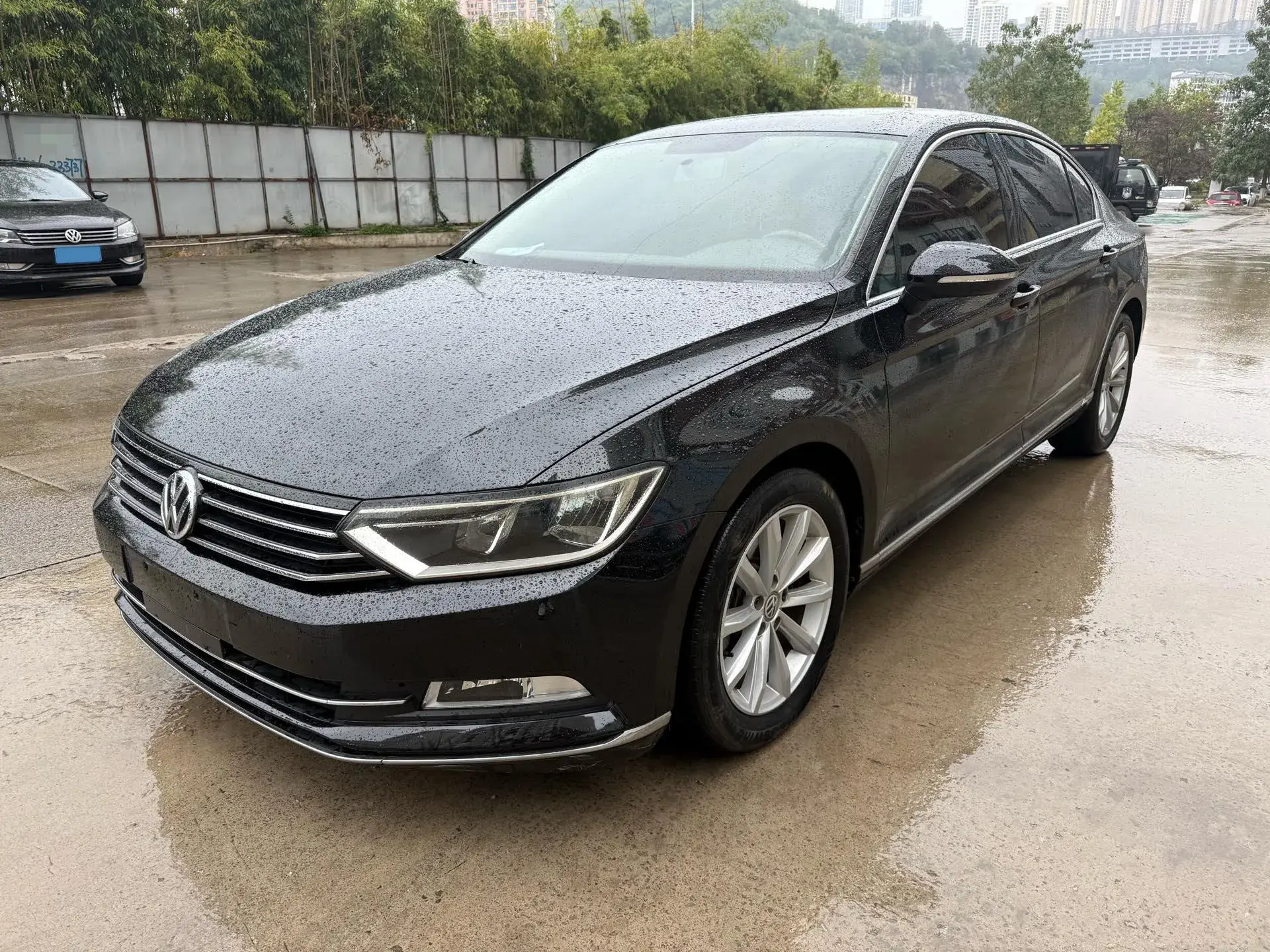 2018 VOLKSWAGEN MAGOTAN view 1