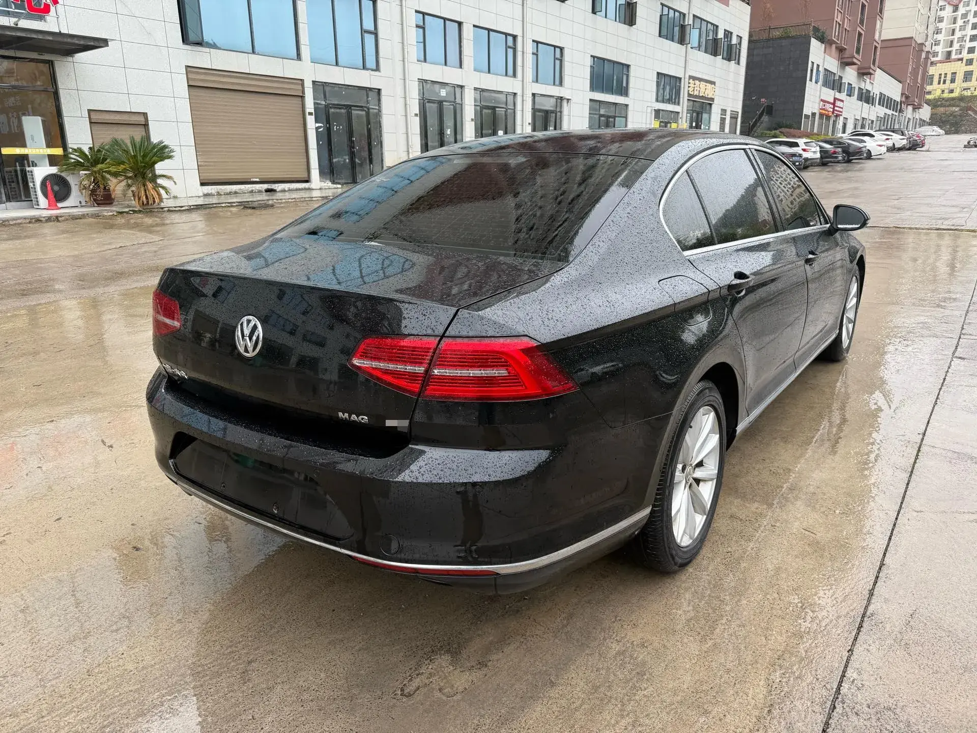 2018 VOLKSWAGEN MAGOTAN thumbnail 3