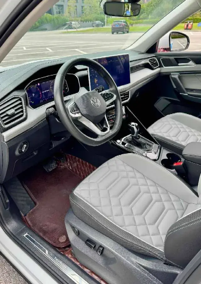 2023 VOLKSWAGEN TAYRON thumbnail 3