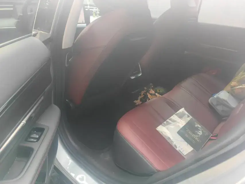 2020 XPENG P7 thumbnail 3