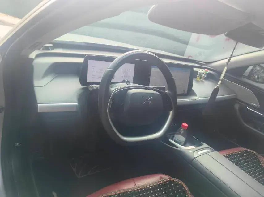 2020 XPENG P7 thumbnail 4