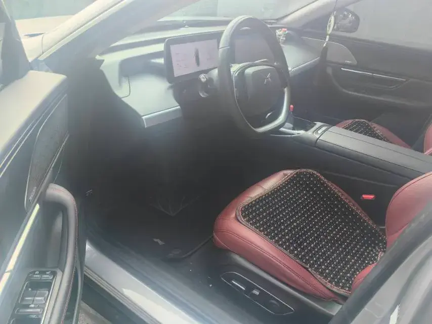 2020 XPENG P7 thumbnail 2