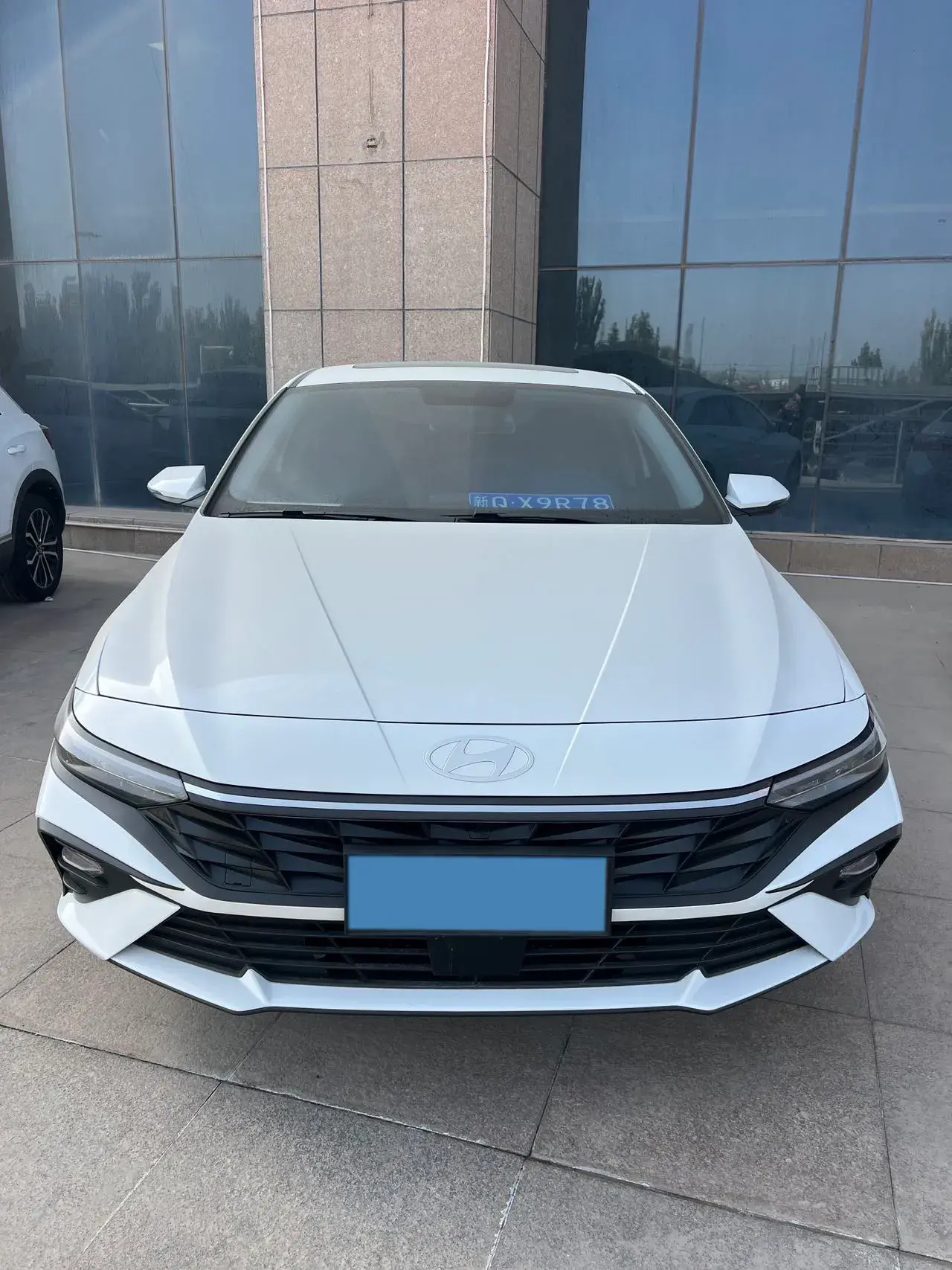 2023 HYUNDAI ELANTRA thumbnail 2