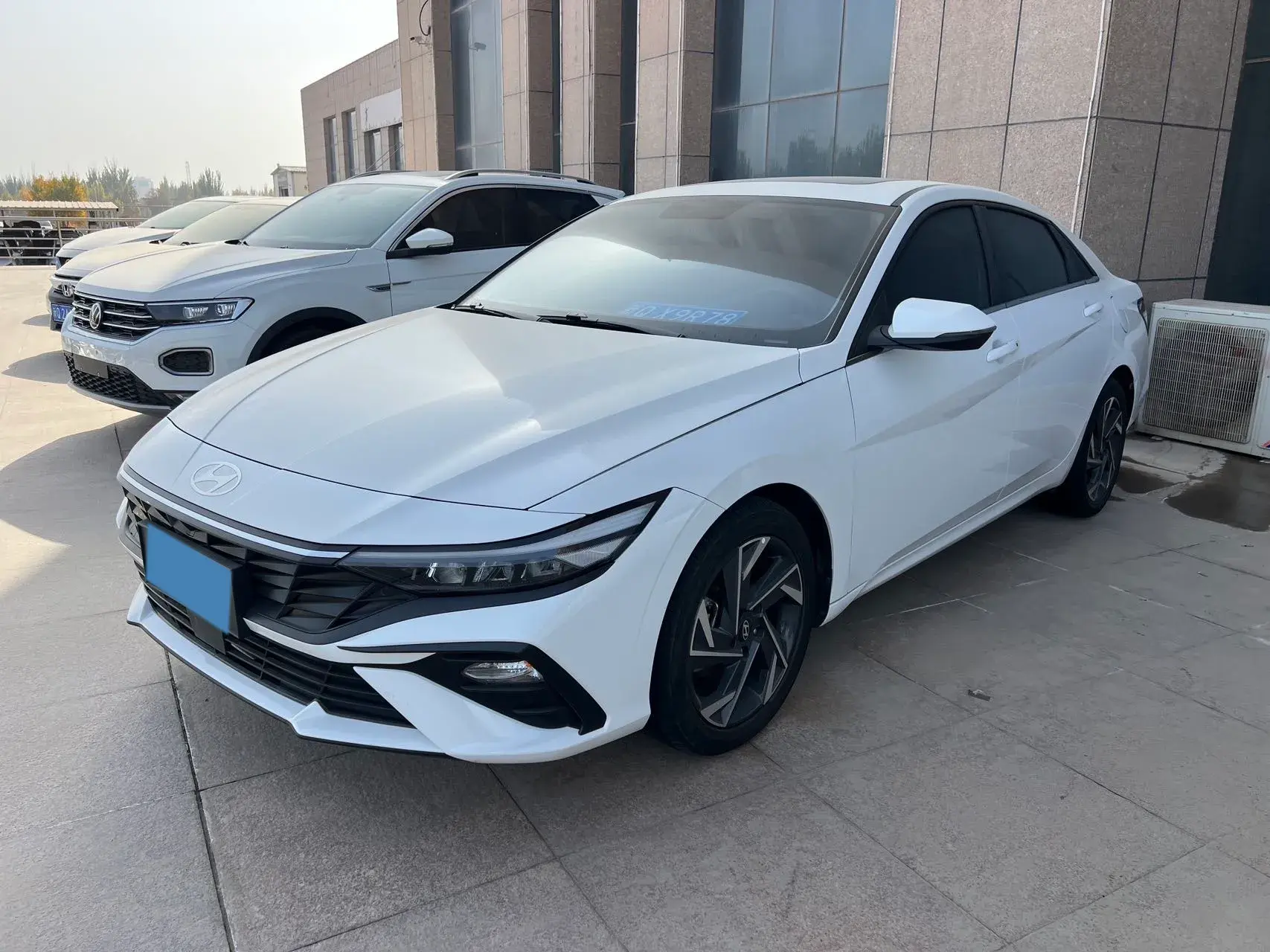 2023 HYUNDAI ELANTRA view 1