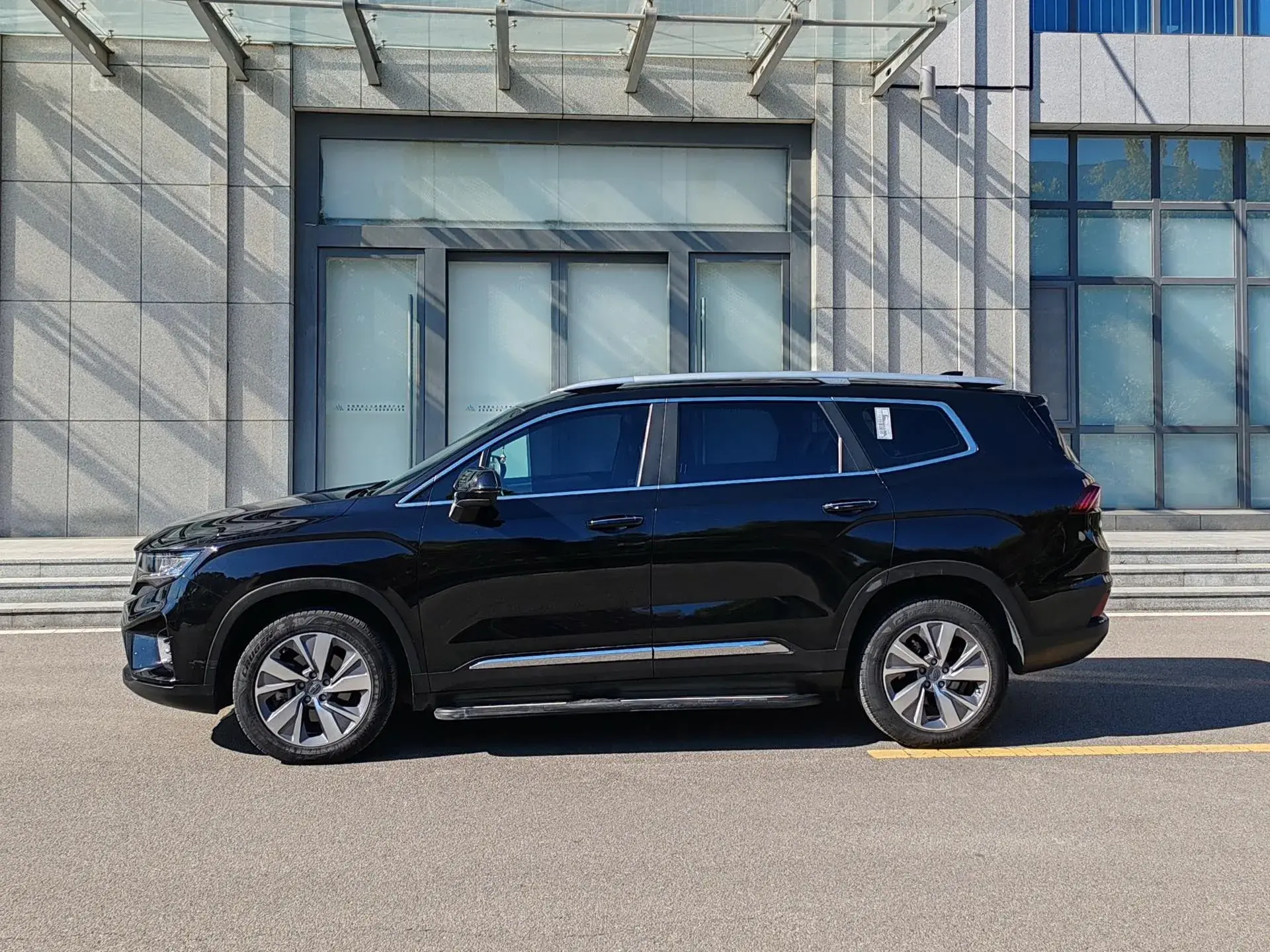 2020 GEELY OKAVANGO thumbnail 3