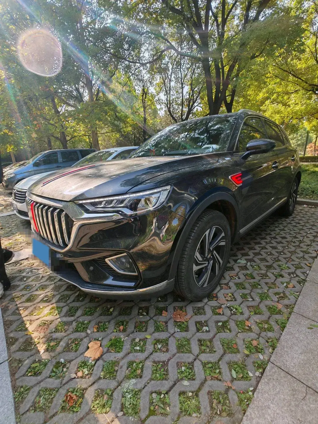 2022 HONGQI HS5 view 1