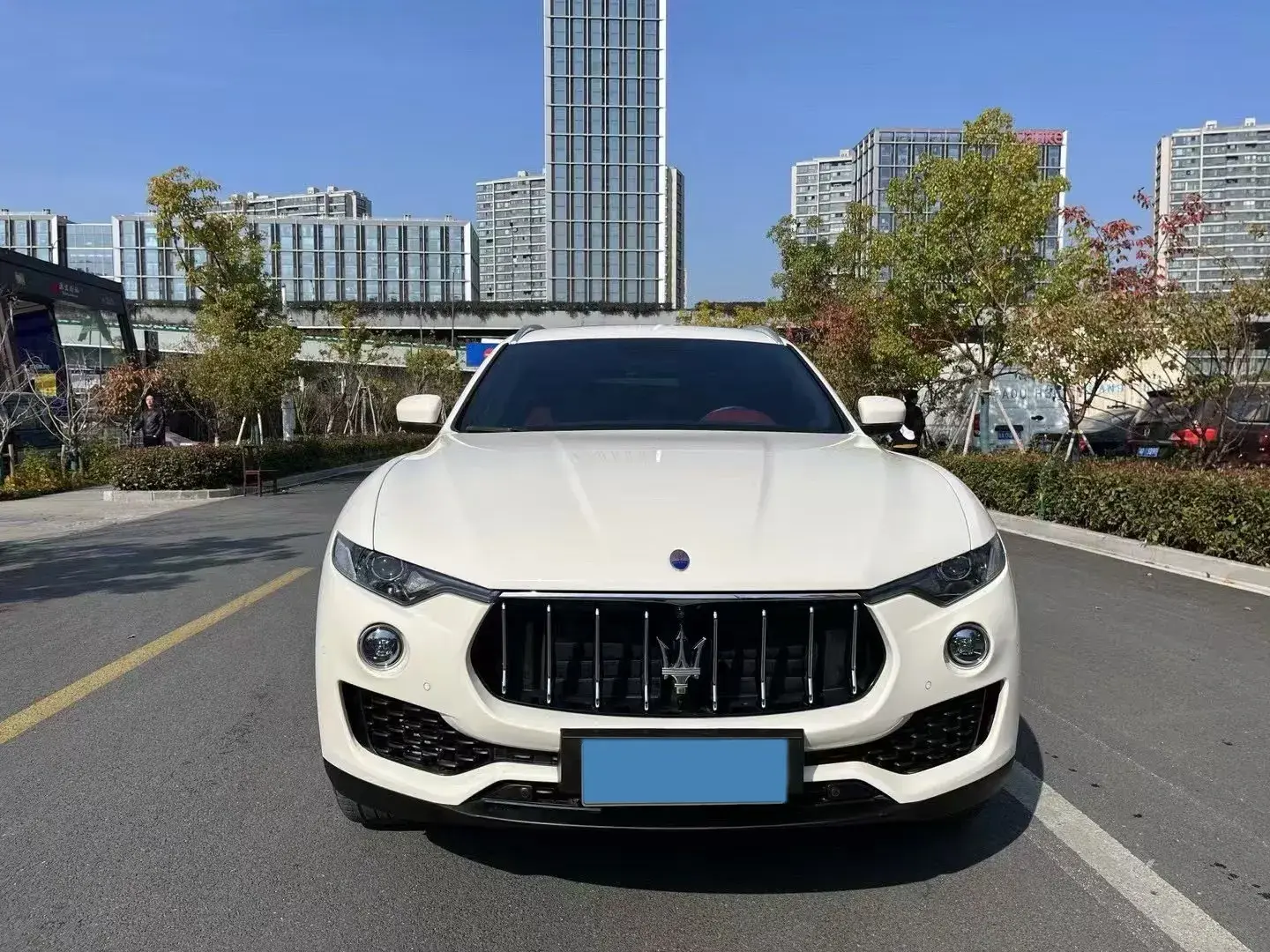 2019 MASERATI LEVANTE thumbnail 2
