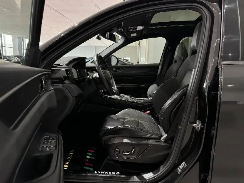 2021 LYNK&CO 01 thumbnail 4