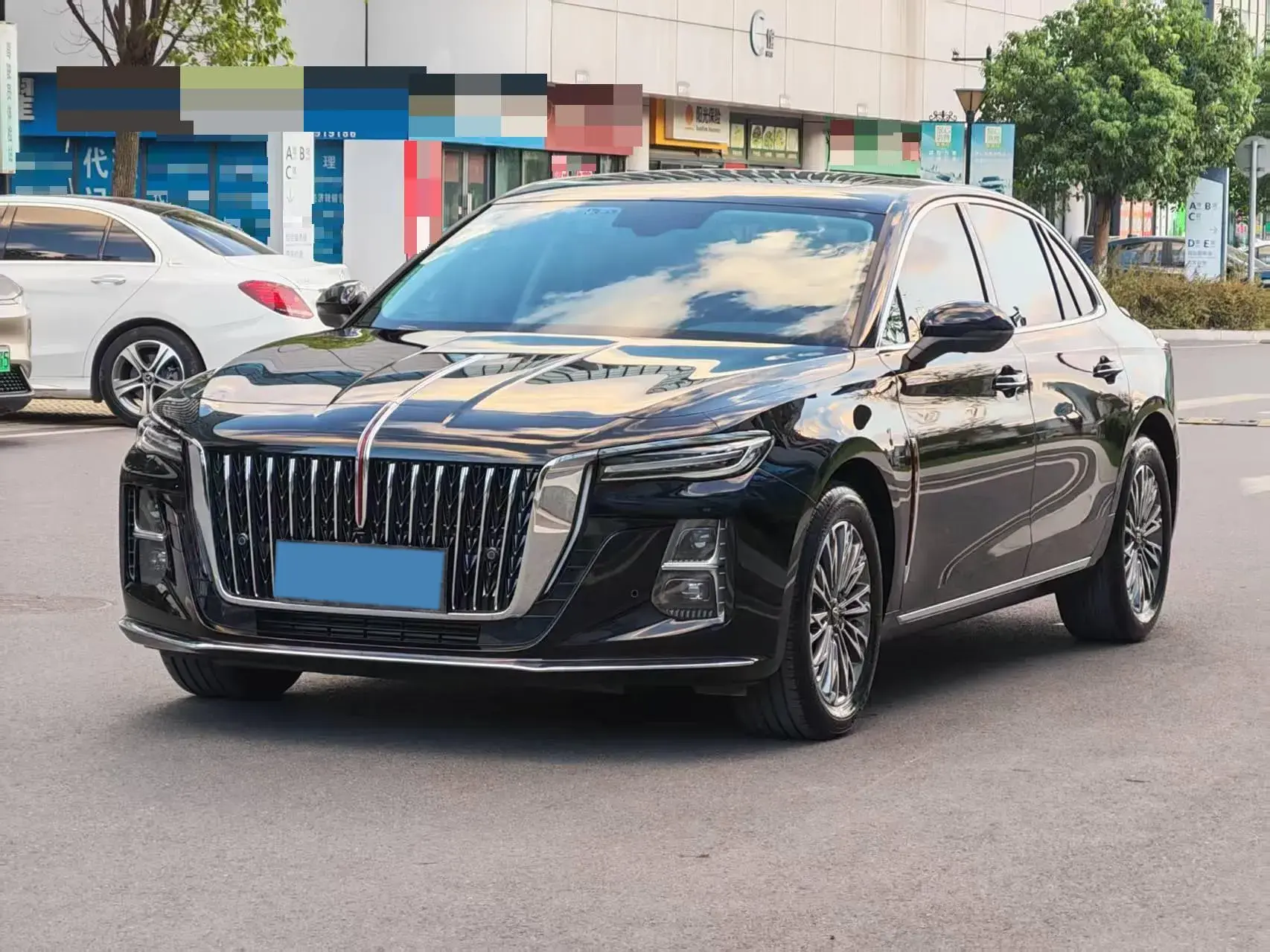 2025 HONGQI H5 view 1