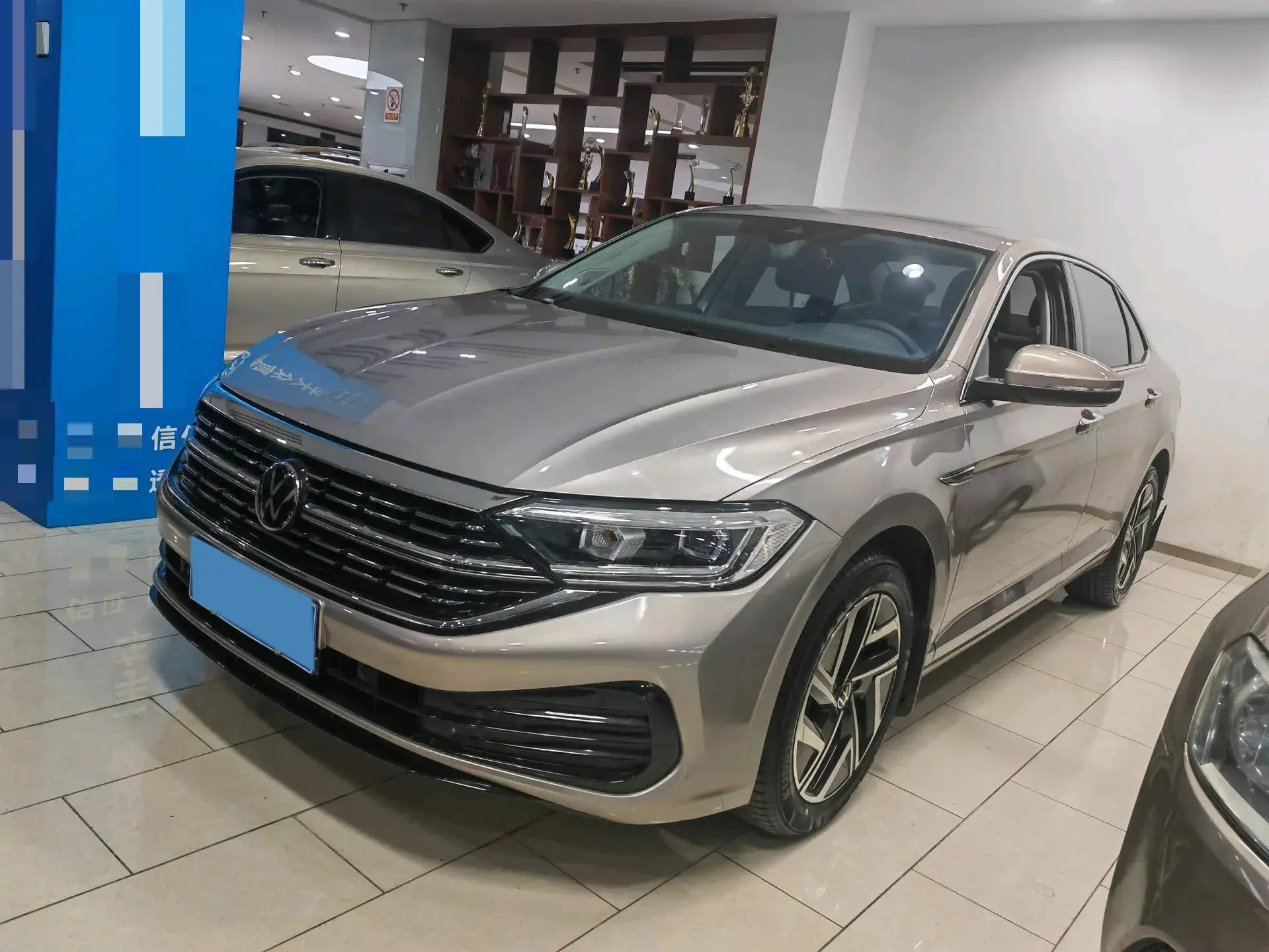 2023 VOLKSWAGEN SAGITAR view 1