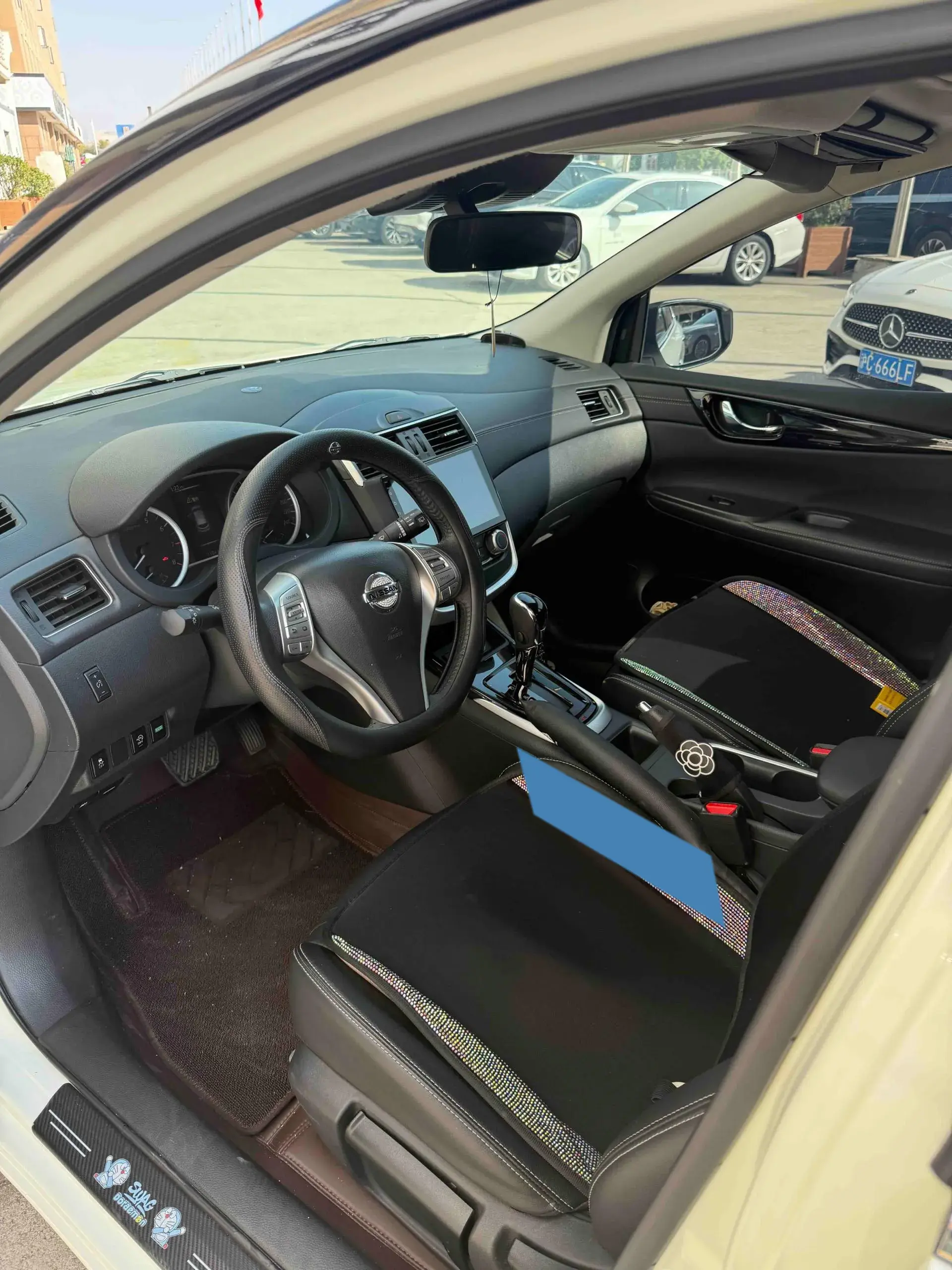 2021 NISSAN TIIDA thumbnail 4