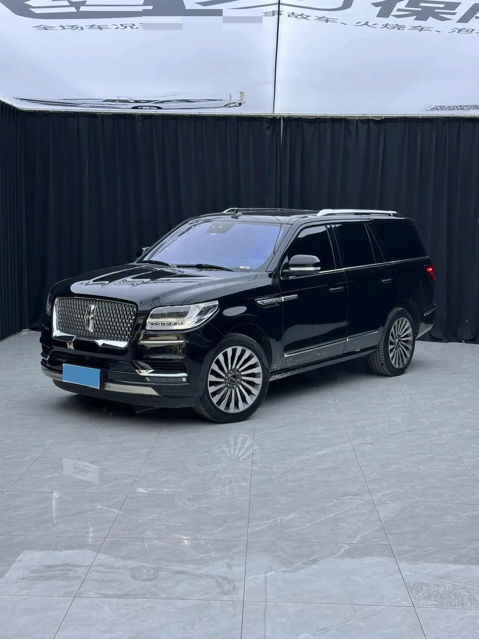 2020 LINCOLN NAVIGATOR view 1
