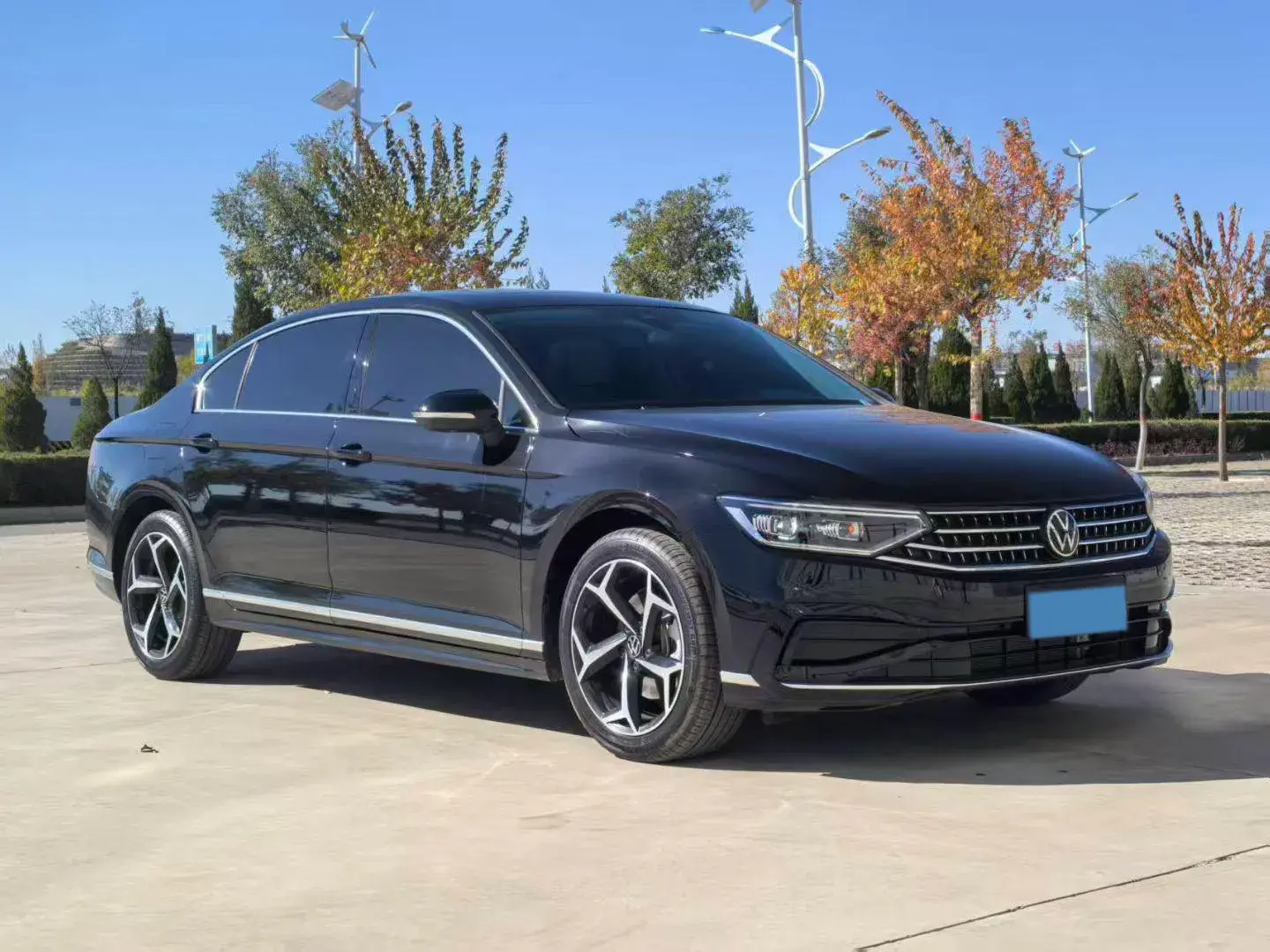 2025 VOLKSWAGEN MAGOTAN thumbnail 3