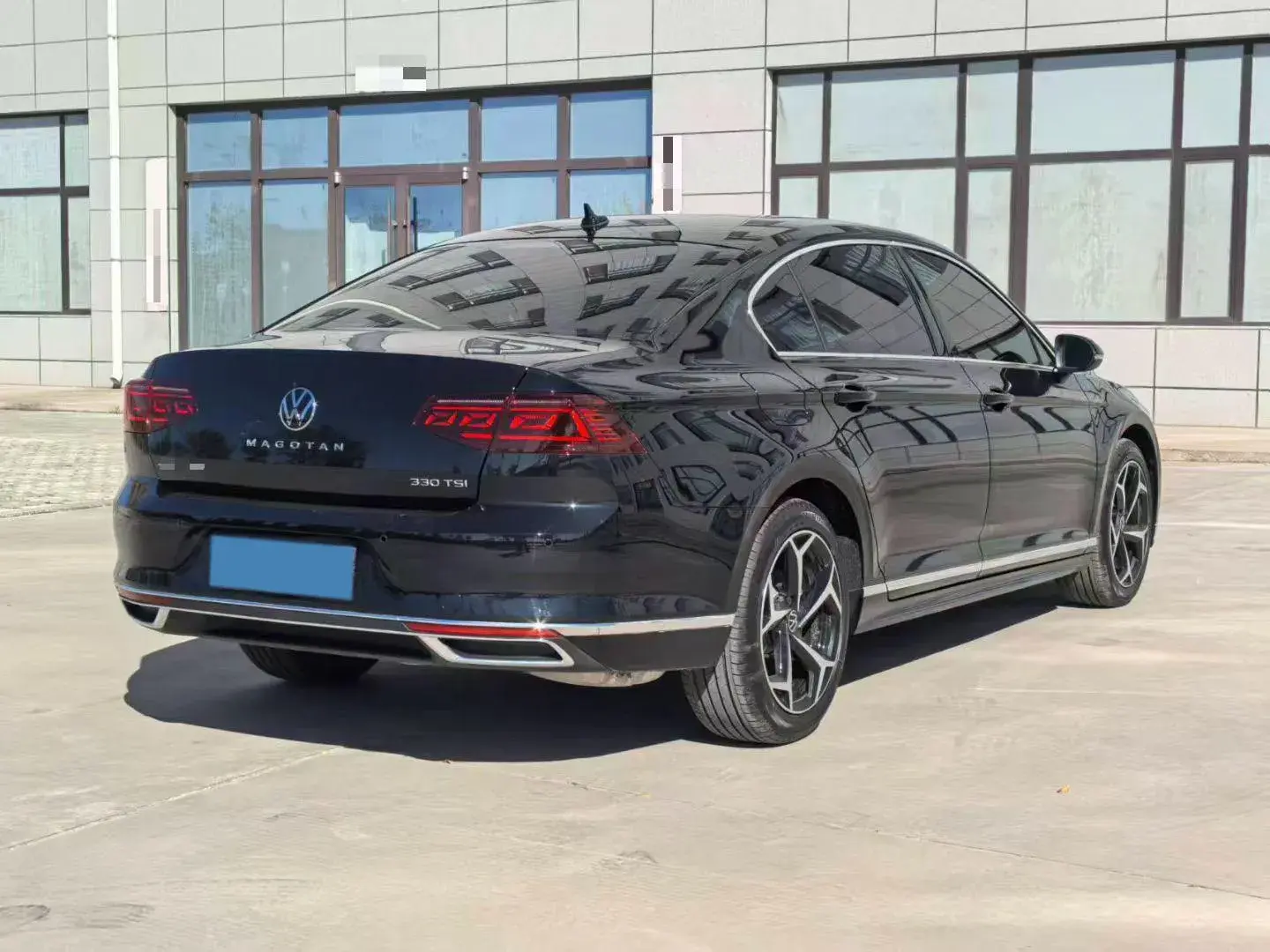 2025 VOLKSWAGEN MAGOTAN thumbnail 4