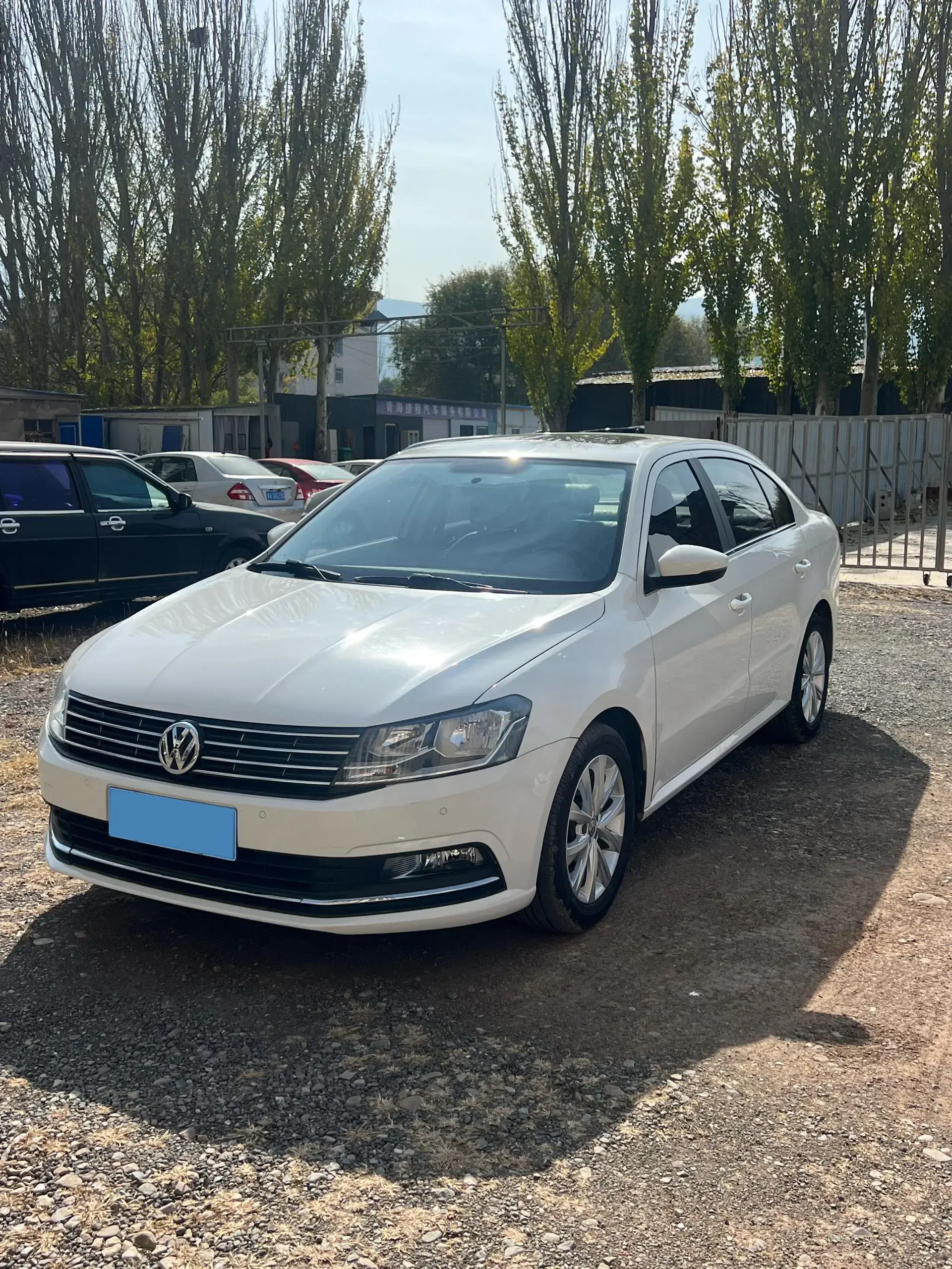 2017 VOLKSWAGEN LAVIDA view 1