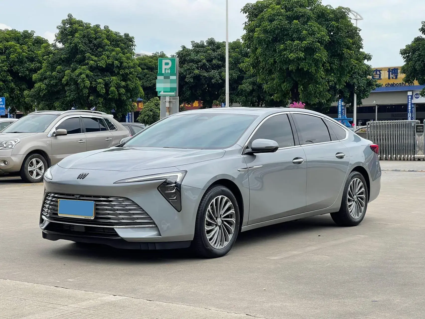 2023 BUICK LARCOSSE view 1