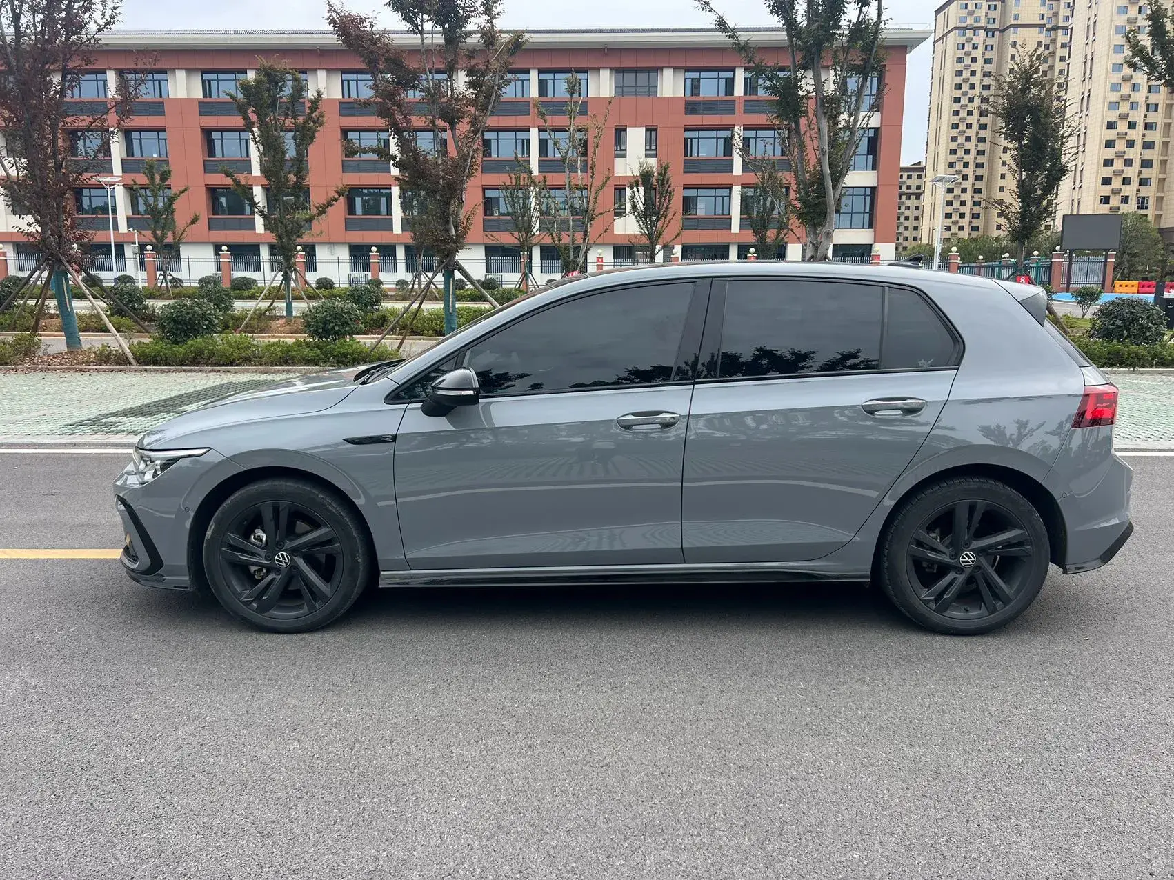 2021 VOLKSWAGEN GOLF thumbnail 3