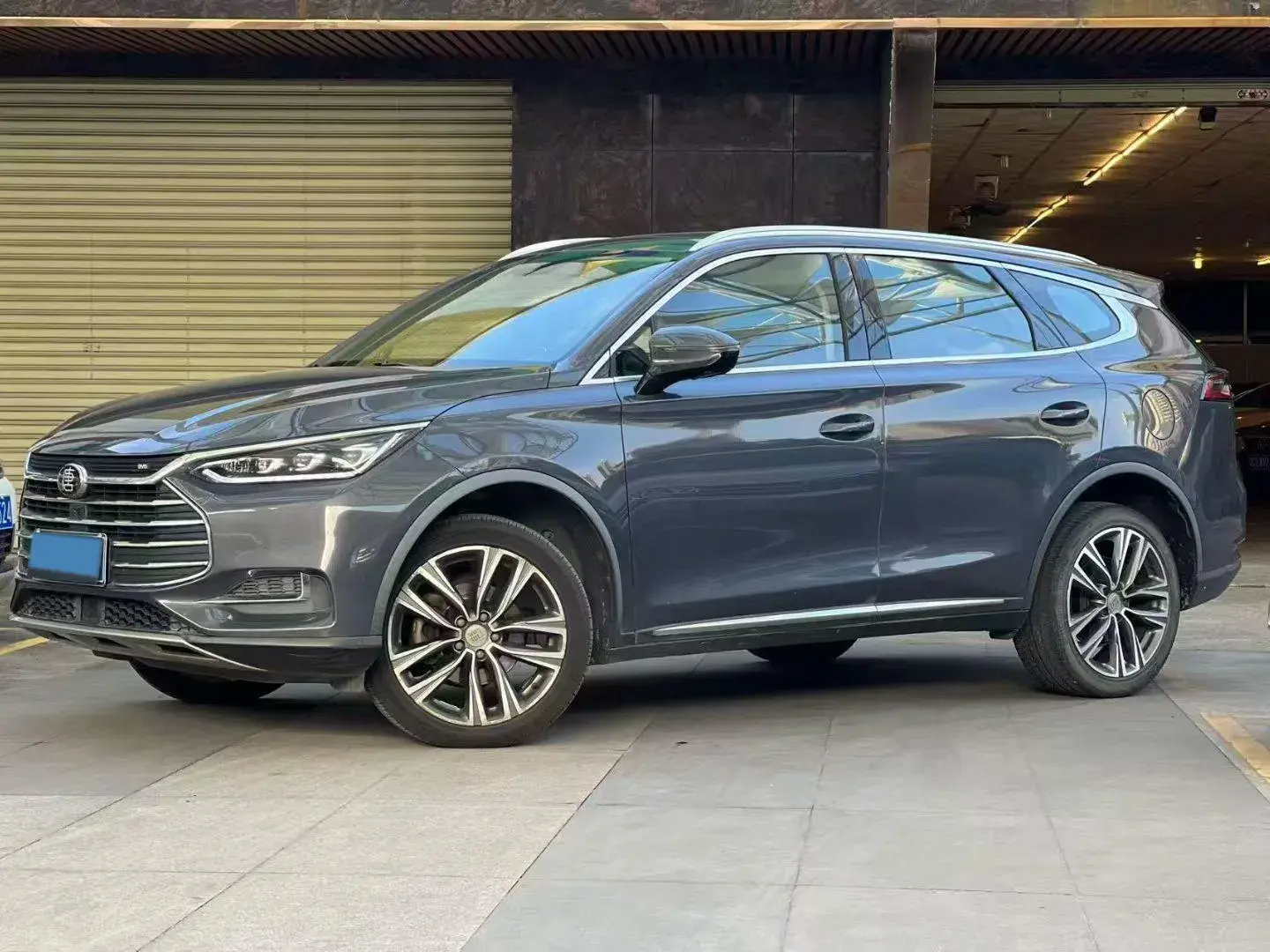 2019 BYD TANG view 1