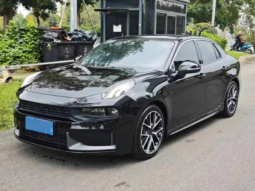 2021 LYNK&CO 03 view 1