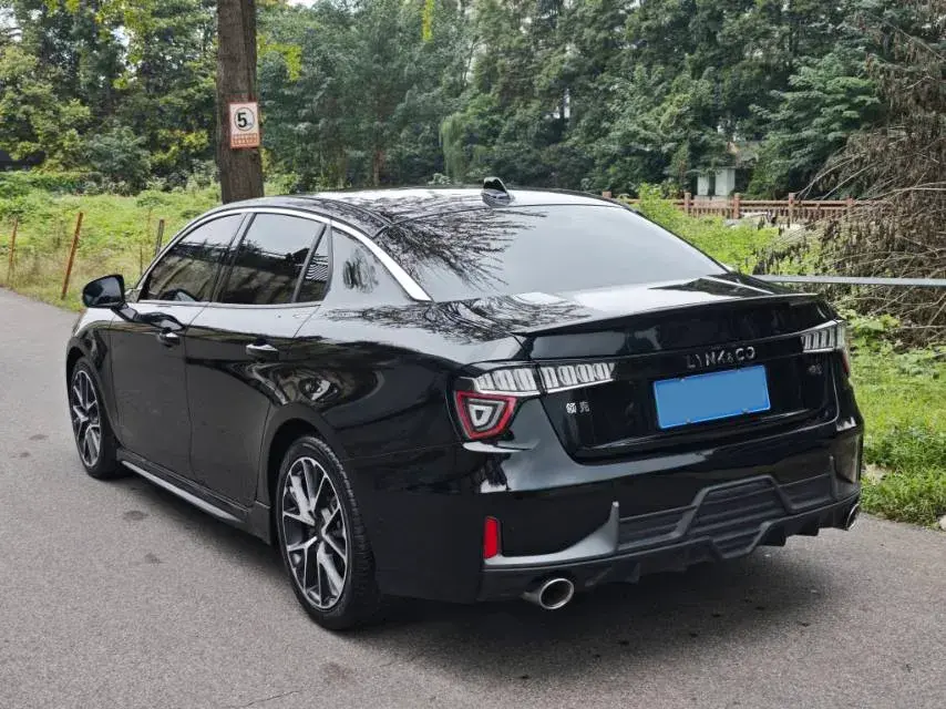 2021 LYNK&CO 03 thumbnail 4