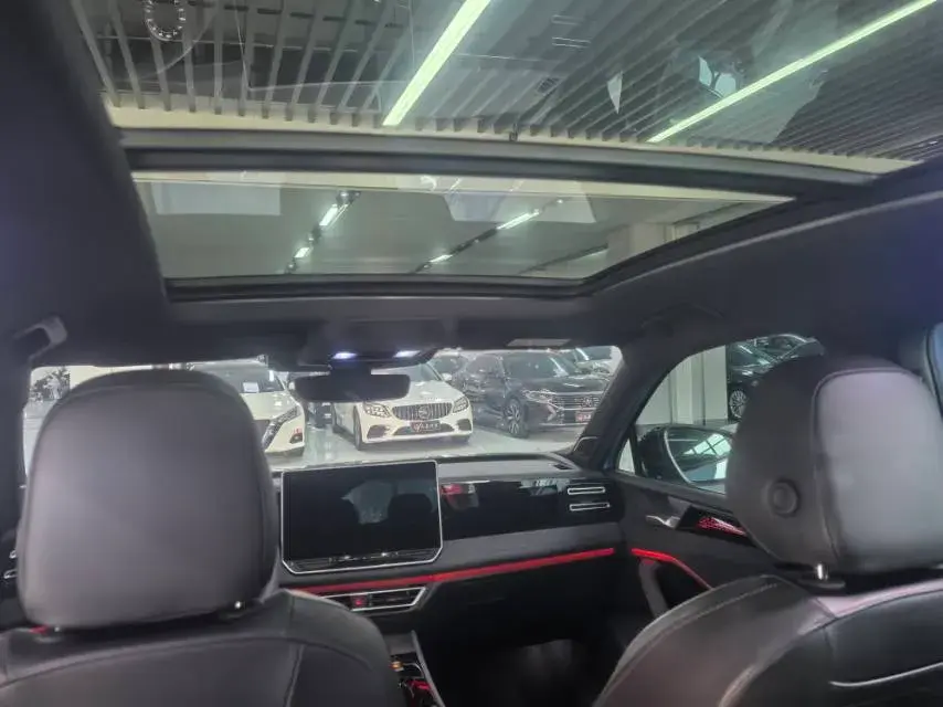 2024 VOLKSWAGEN TIGUAN thumbnail 4