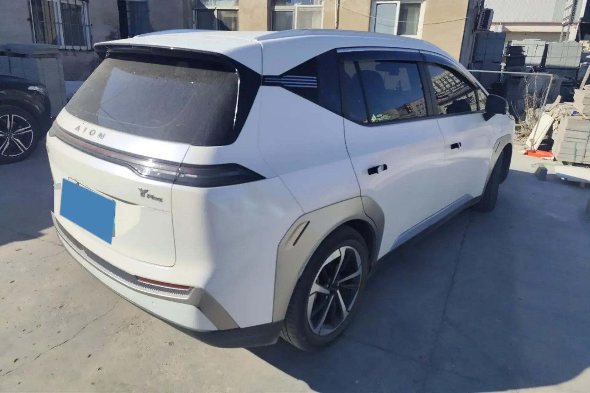 2023 AION Y thumbnail 4
