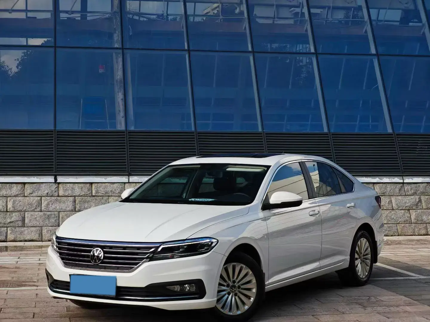 2021 VOLKSWAGEN LAVIDA view 1