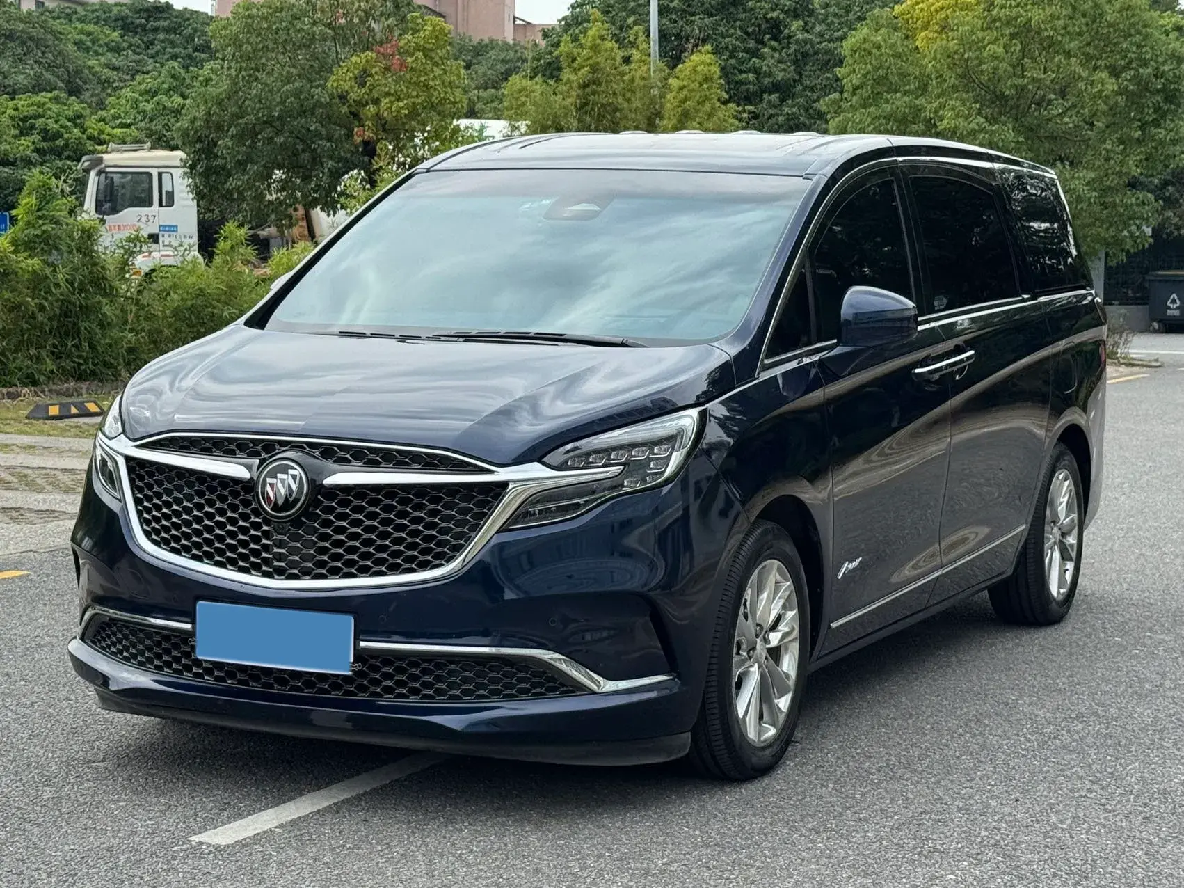 2022 BUICK GL8 view 1