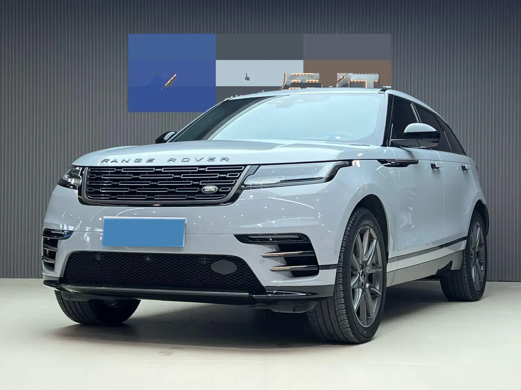 2024 LAND ROVER view 1