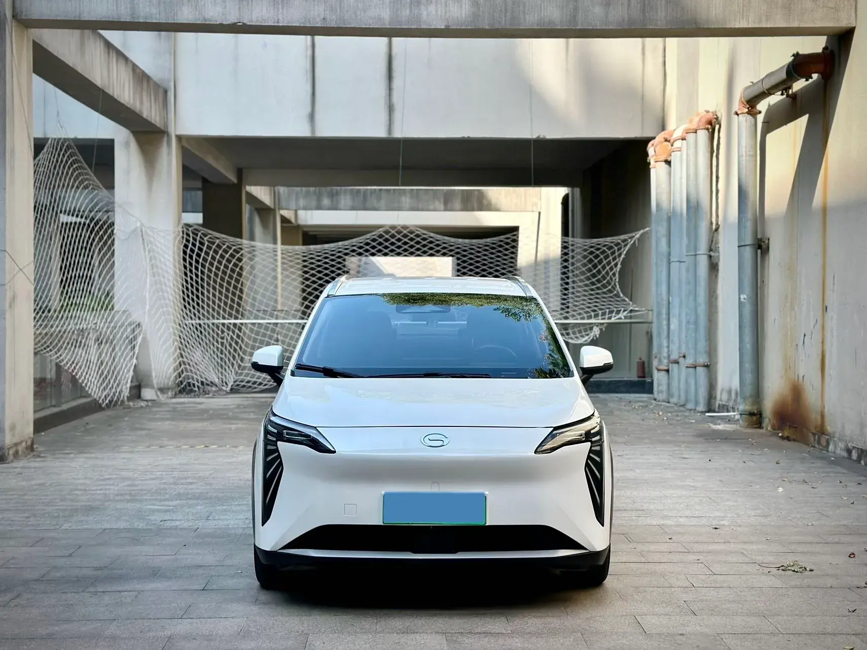 2023 AION Y thumbnail 2