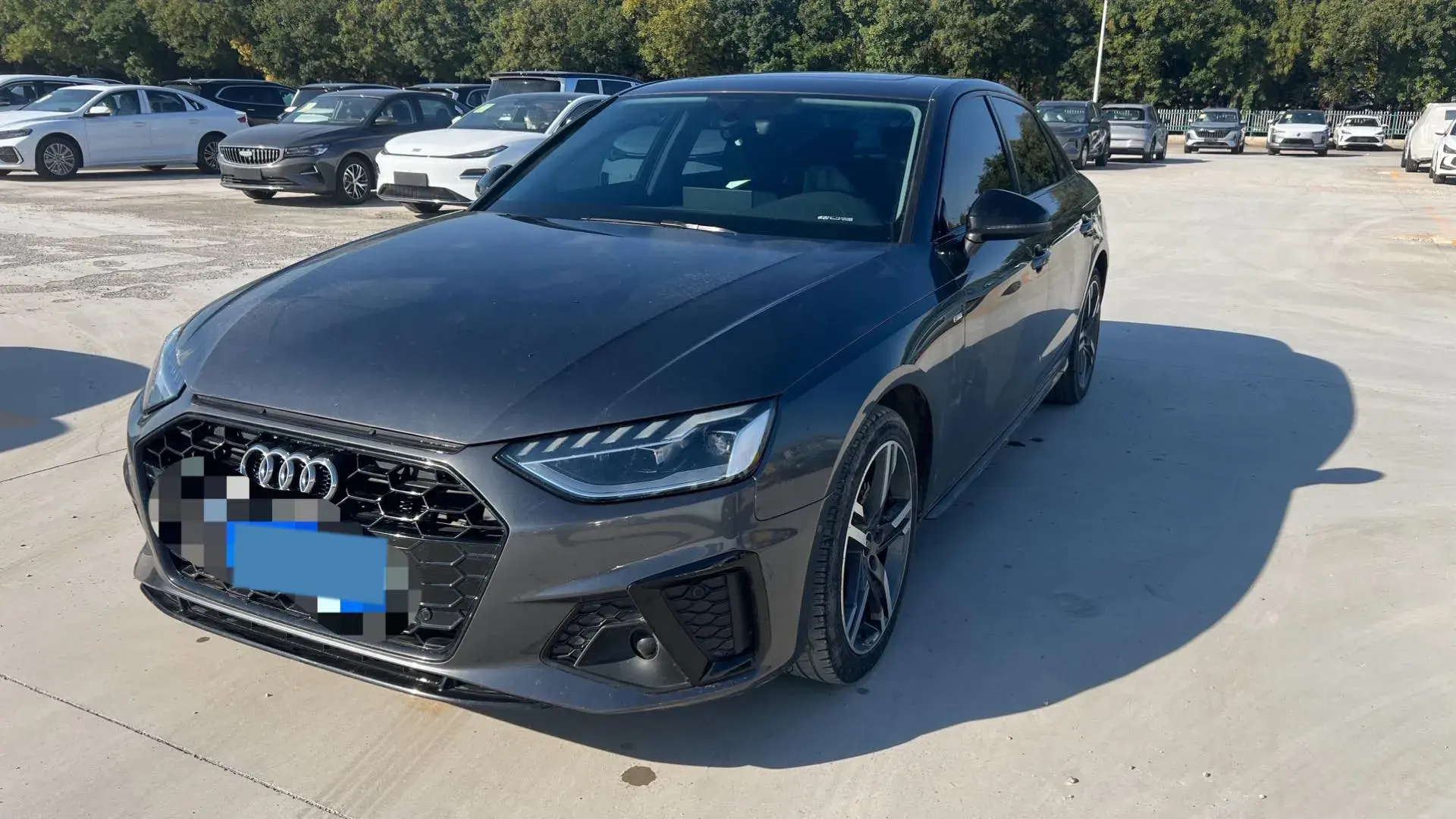 2022 AUDI A4L view 1