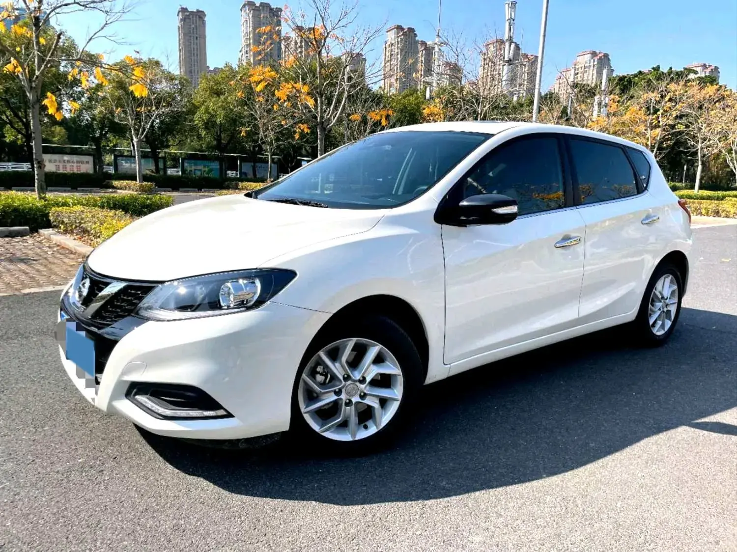 2021 NISSAN TIIDA view 1