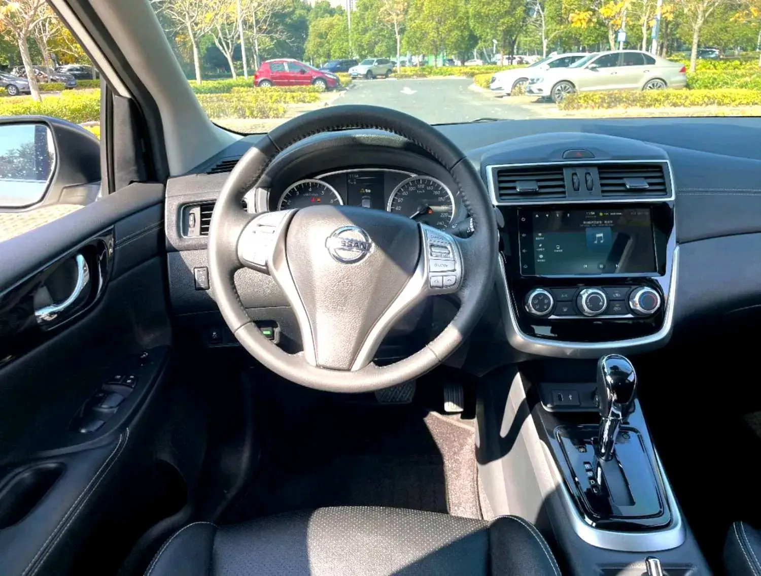 2021 NISSAN TIIDA thumbnail 2