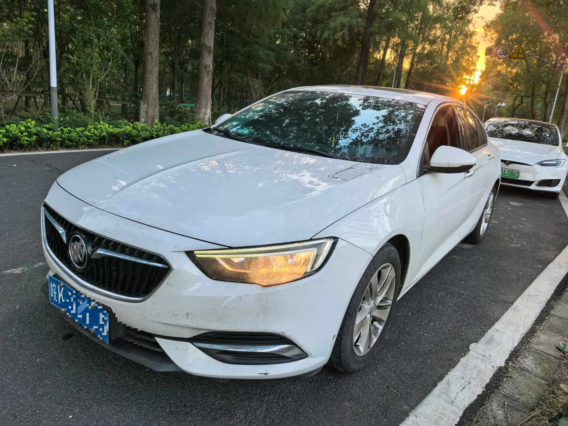 2019 BUICK REGAL view 1