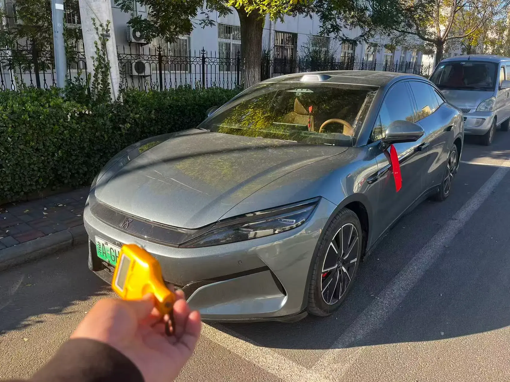 2025 BYD HANL view 1