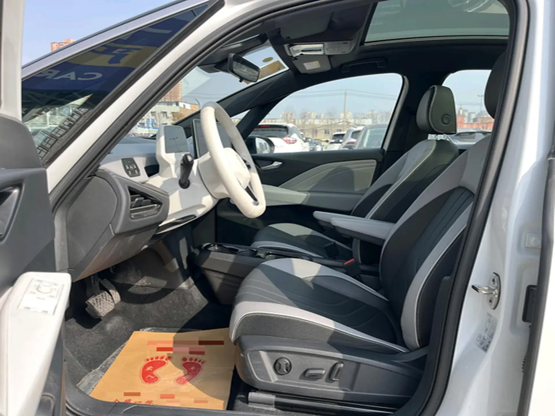 2025 VOLKSWAGEN ID.3 thumbnail 4