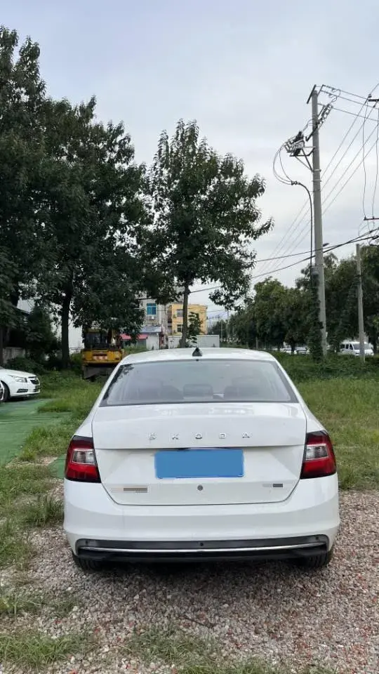 2019 SKODA RAPID thumbnail 3