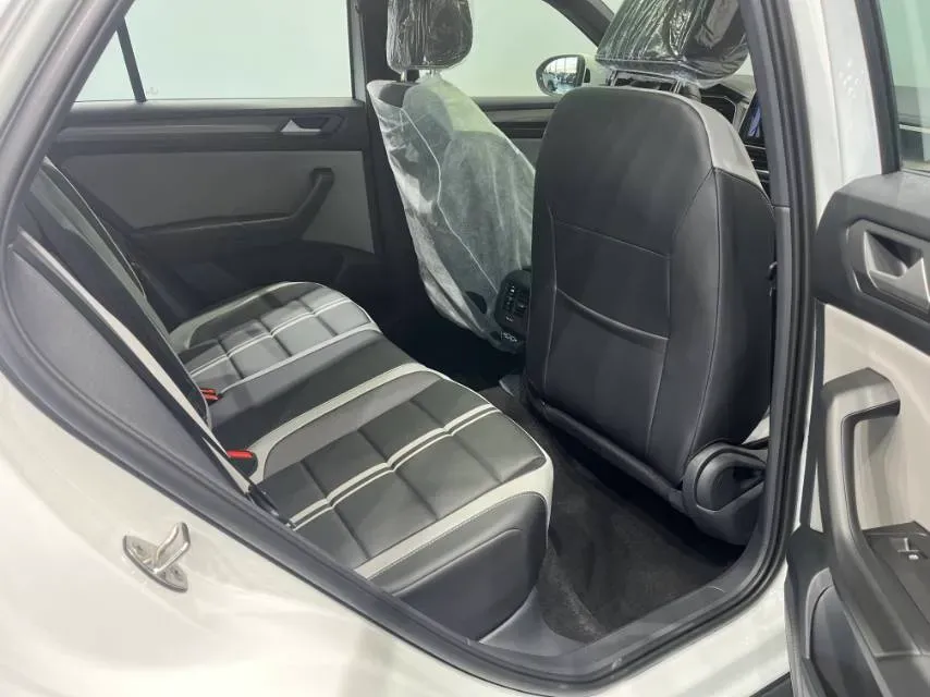 2026 Volkswagen T-Roc 1.5T 160HP L4 7DCT,autocango,china used car exporter,china ev exporter,chinese used car exporter,chinese used ev exporter