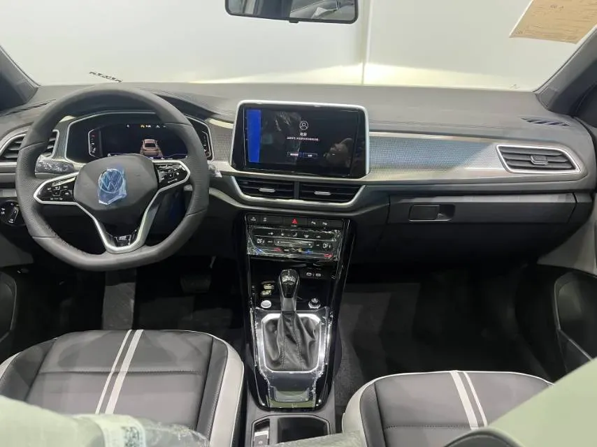 2026 Volkswagen T-Roc 1.5T 160HP L4 7DCT,autocango,china used car exporter,china ev exporter,chinese used car exporter,chinese used ev exporter