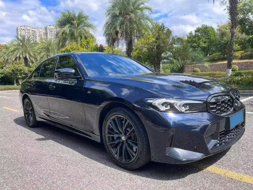 2024 BMW 3 thumbnail 3