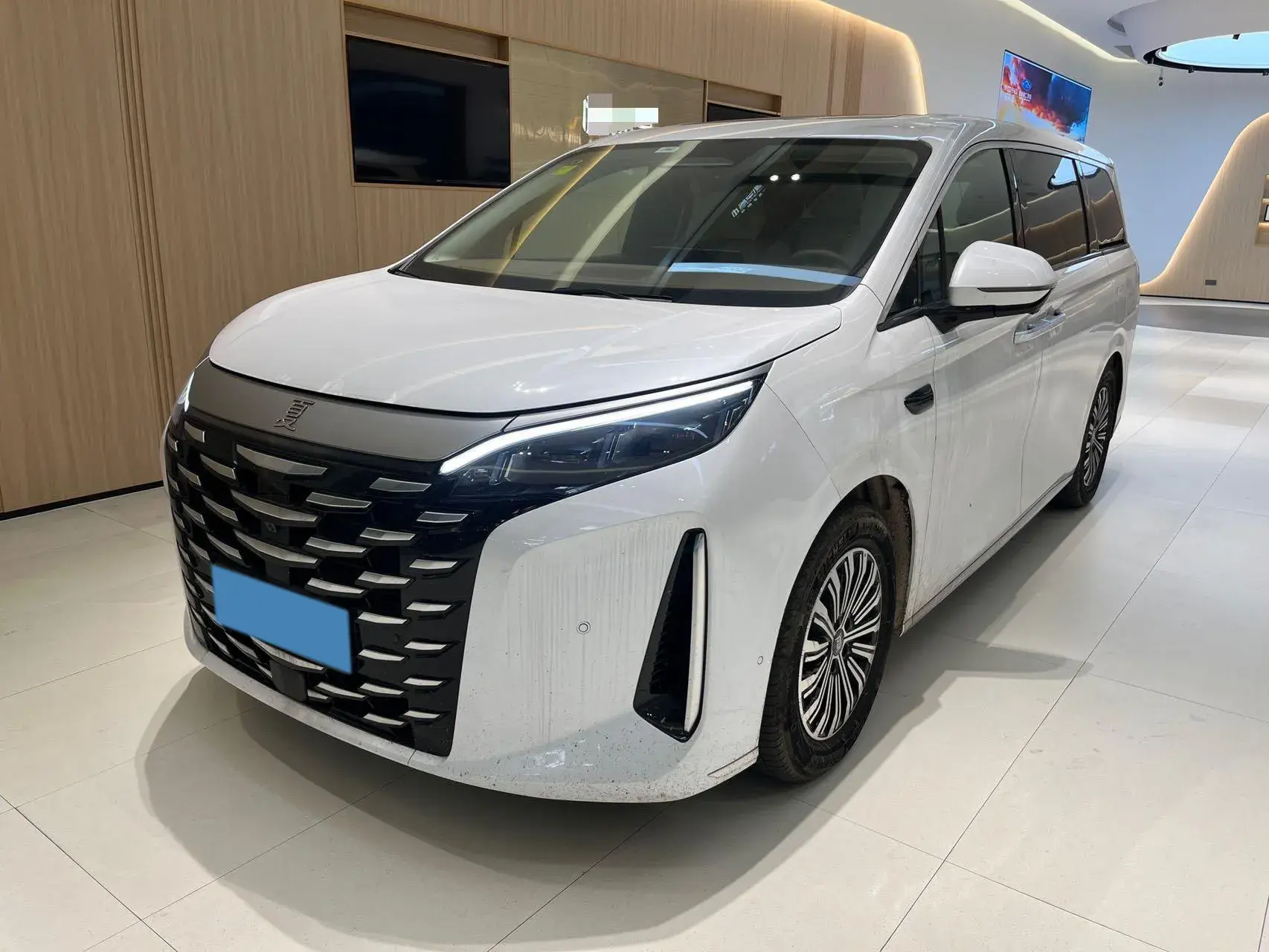 2025 BYD XIA view 1