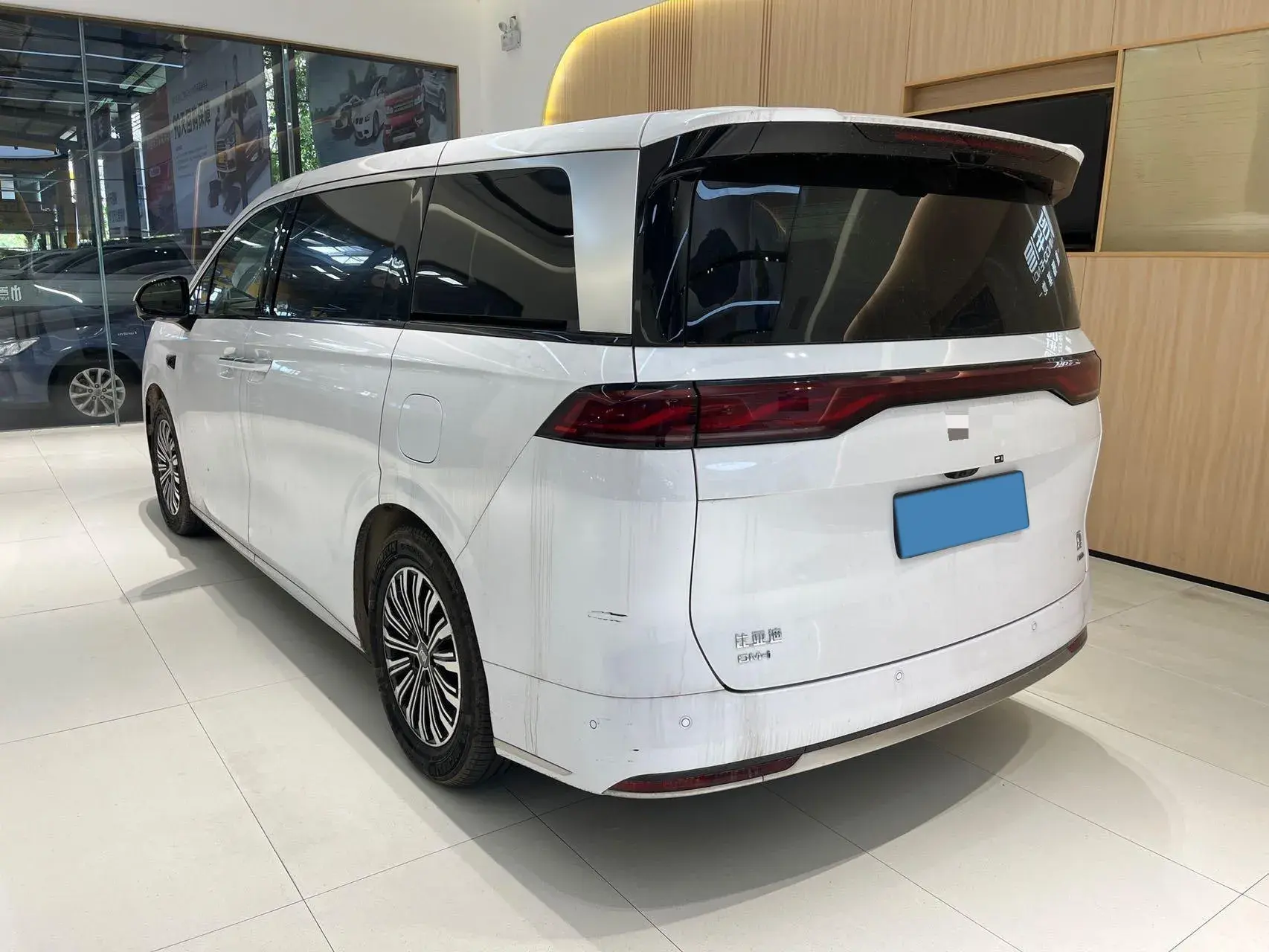 2025 BYD XIA thumbnail 3