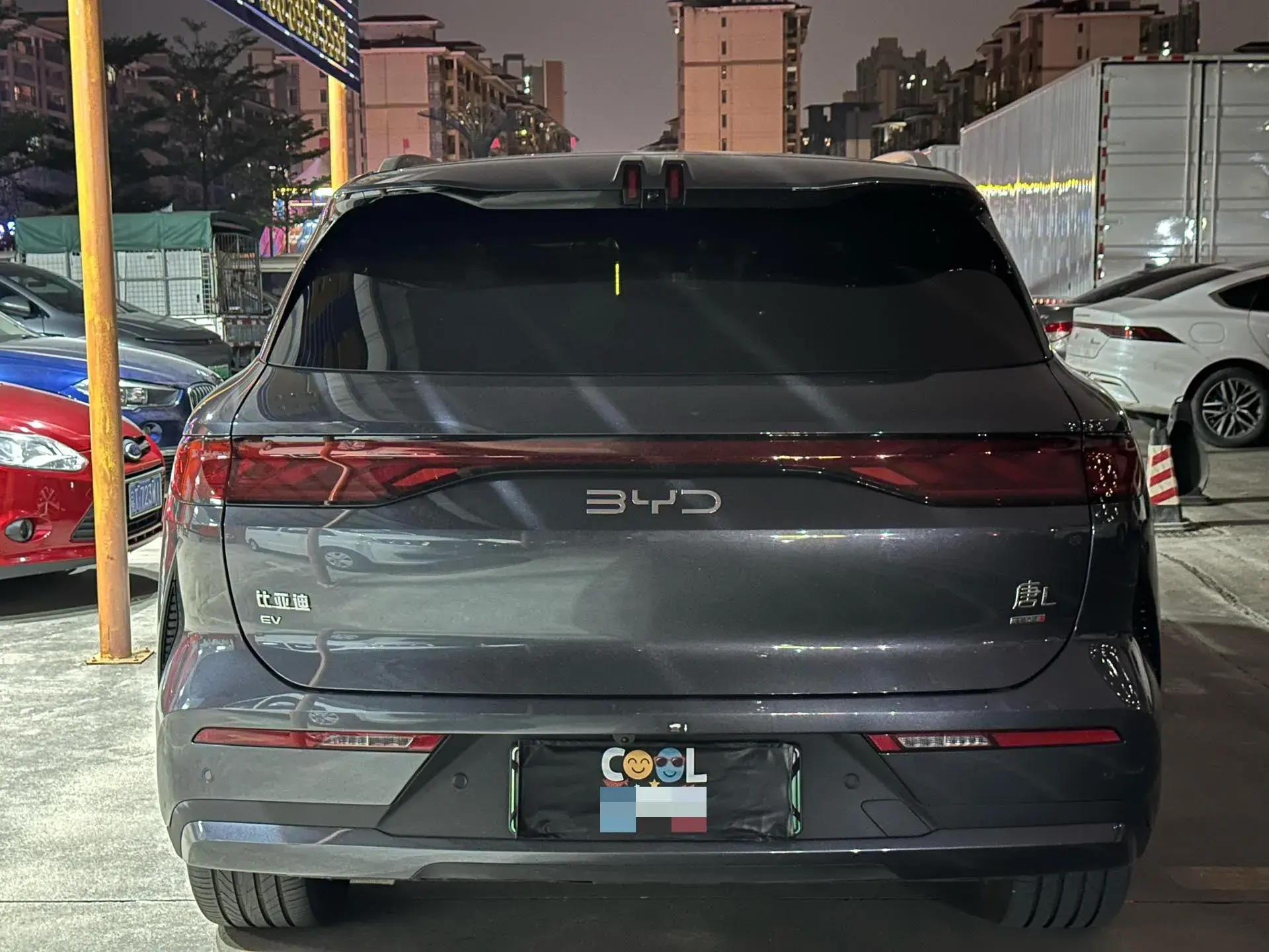 2025 BYD TANGL thumbnail 4