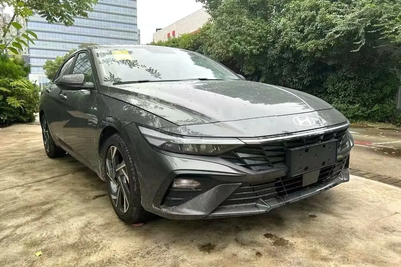 2023 HYUNDAI ELANTRA thumbnail 3