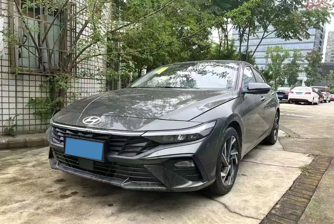 2023 HYUNDAI ELANTRA view 1